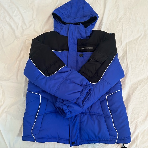 Blue and Black Puffer Jacket - Picture 4 of 6